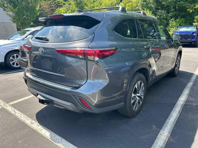 used 2022 Toyota Highlander car, priced at $36,358