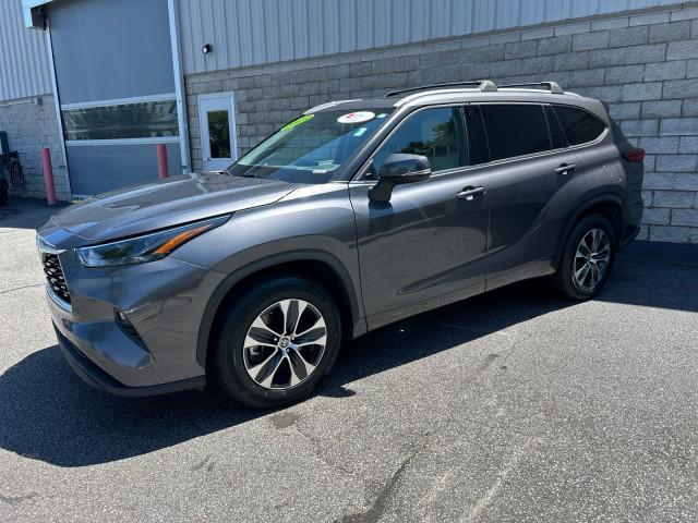 used 2022 Toyota Highlander car, priced at $36,358
