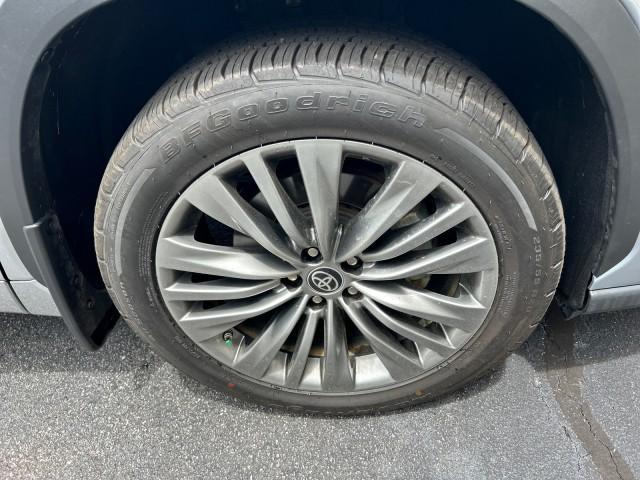 used 2021 Toyota Highlander Hybrid car, priced at $38,727