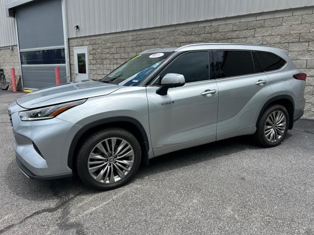 used 2021 Toyota Highlander Hybrid car, priced at $38,727