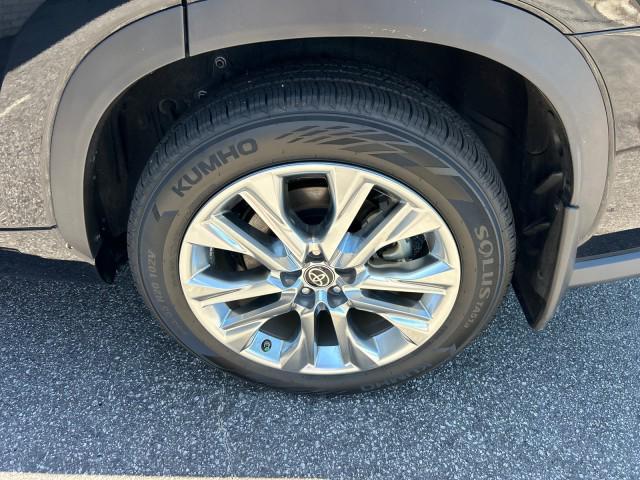 used 2023 Toyota Highlander Hybrid car, priced at $45,727