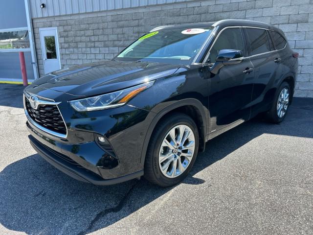 used 2023 Toyota Highlander Hybrid car, priced at $45,727
