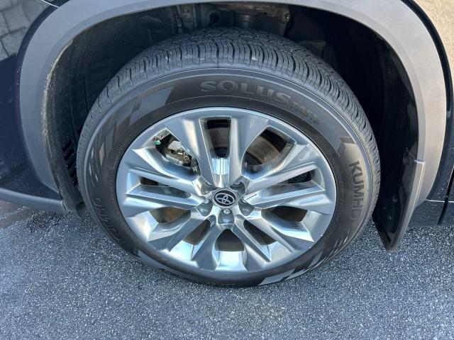 used 2023 Toyota Highlander Hybrid car, priced at $45,727