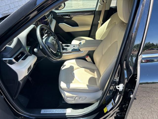 used 2023 Toyota Highlander Hybrid car, priced at $45,727