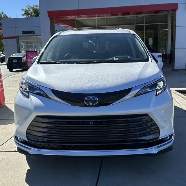 new 2024 Toyota Sienna car, priced at $58,082