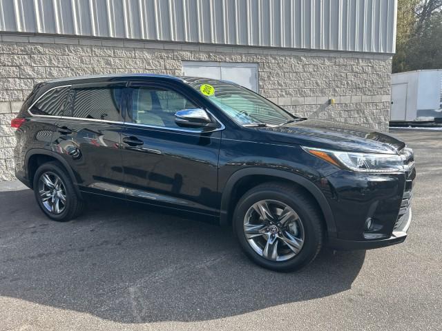 used 2018 Toyota Highlander car, priced at $25,727