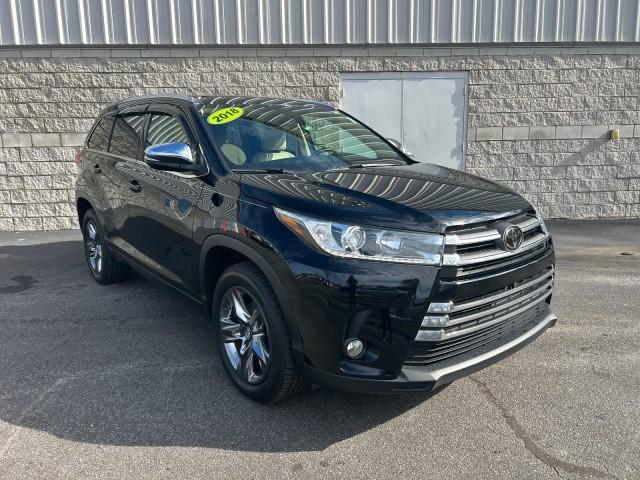 used 2018 Toyota Highlander car, priced at $25,331