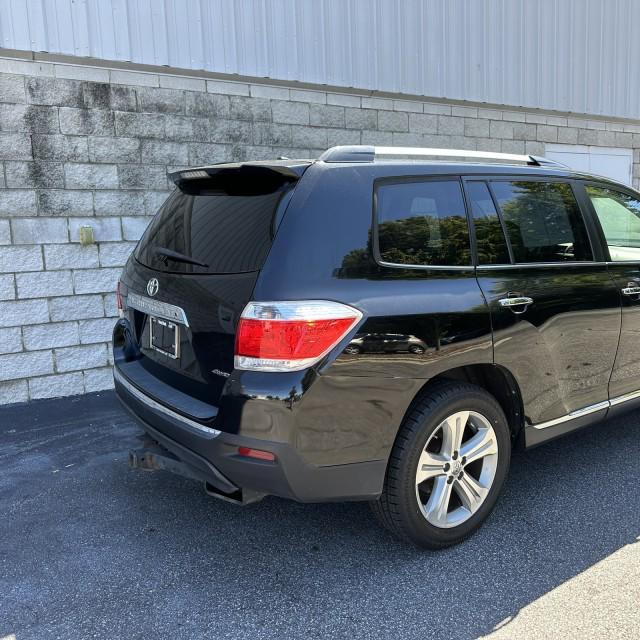 used 2013 Toyota Highlander car, priced at $8,919