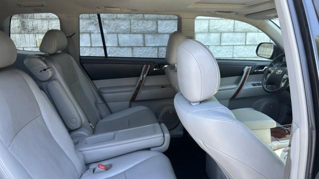 used 2013 Toyota Highlander car, priced at $8,919