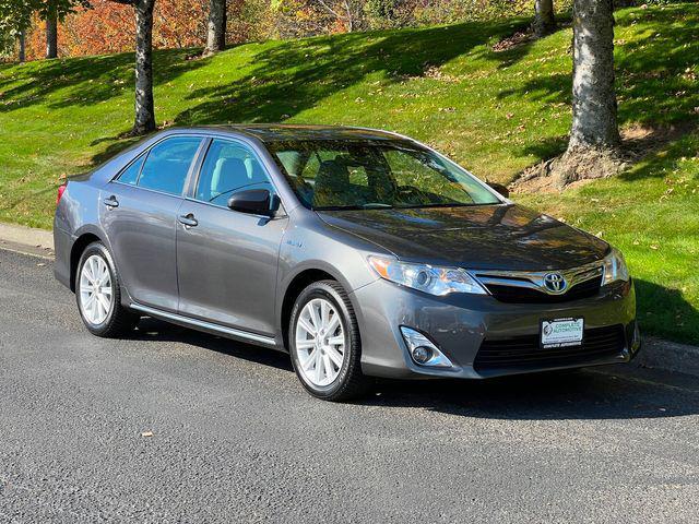 used 2014 Toyota Camry Hybrid car, priced at $13,280