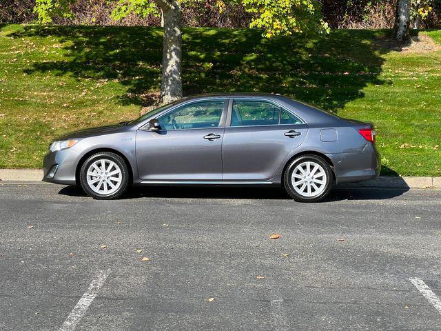 used 2014 Toyota Camry Hybrid car, priced at $13,280