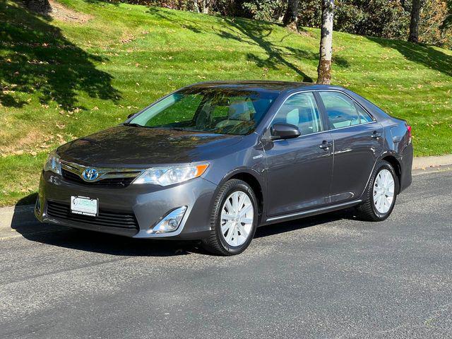 used 2014 Toyota Camry Hybrid car, priced at $13,280