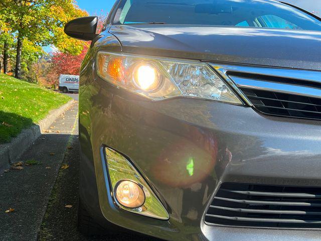 used 2014 Toyota Camry Hybrid car, priced at $13,280