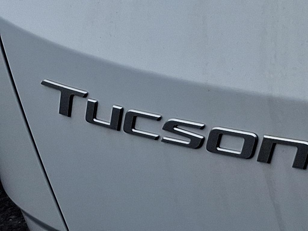 new 2025 Hyundai TUCSON Hybrid car, priced at $43,985