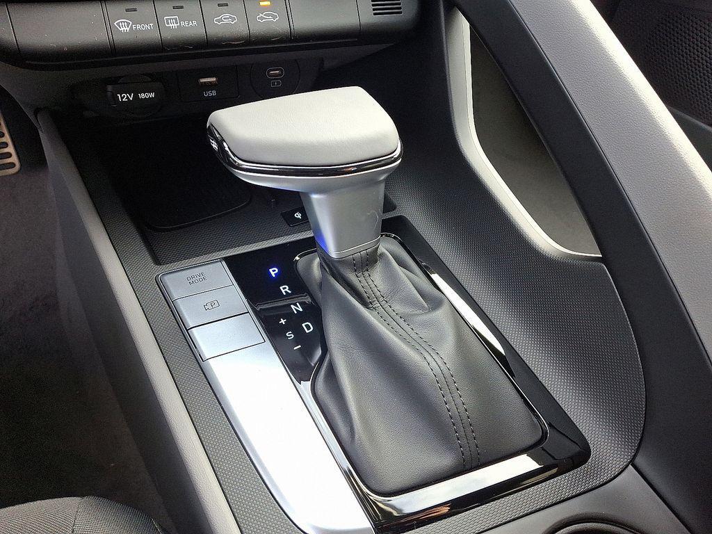 new 2025 Hyundai Elantra car, priced at $25,135
