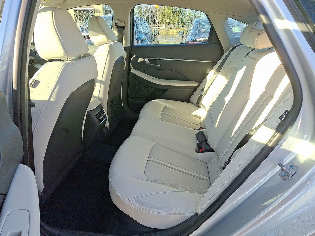 new 2025 Hyundai Sonata Hybrid car, priced at $33,105
