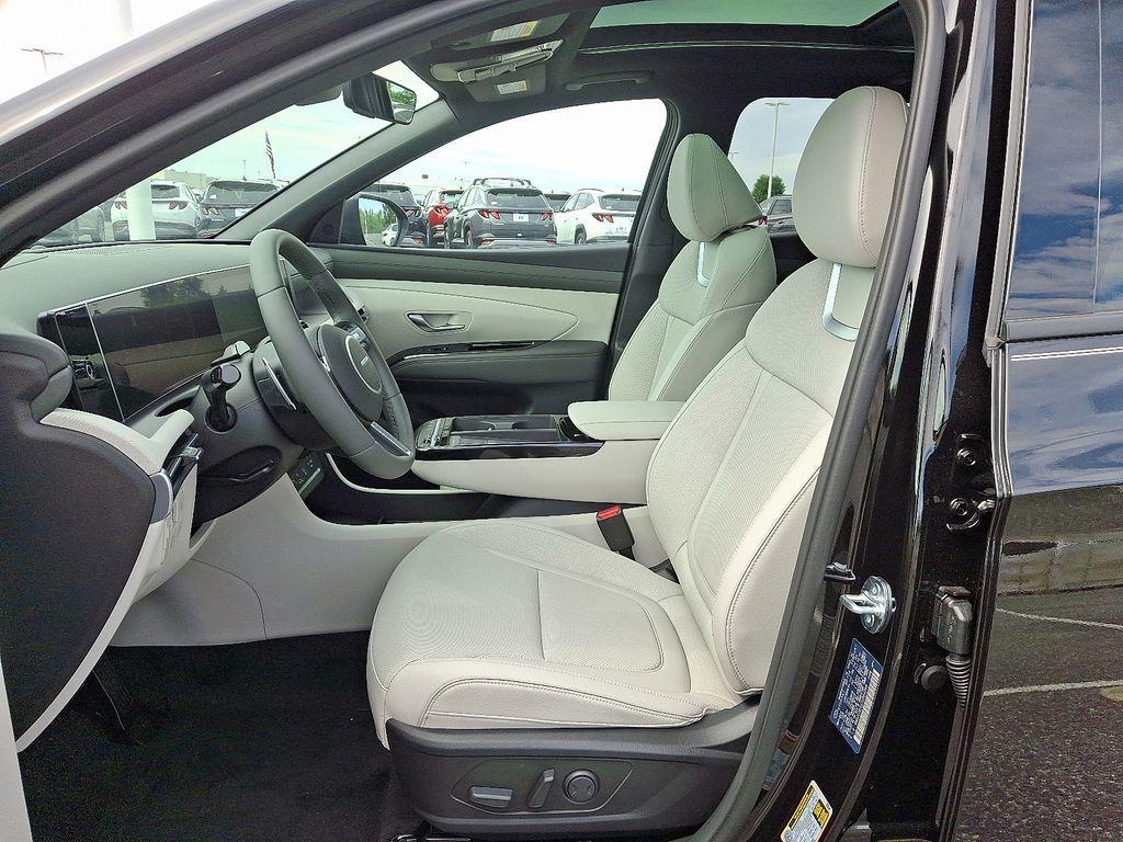new 2025 Hyundai TUCSON Hybrid car, priced at $43,420