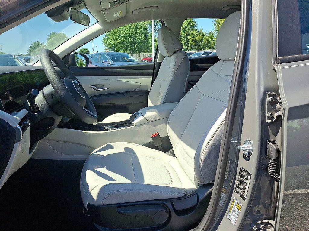 new 2025 Hyundai Tucson car, priced at $32,420