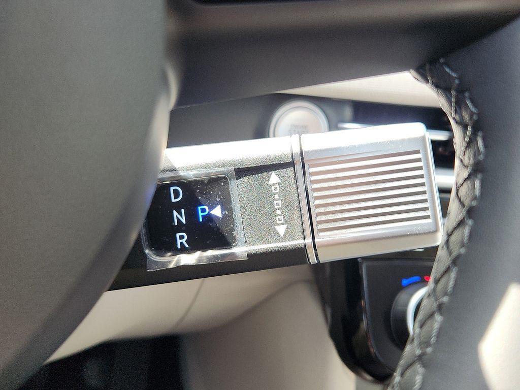 new 2025 Hyundai TUCSON Hybrid car, priced at $39,080