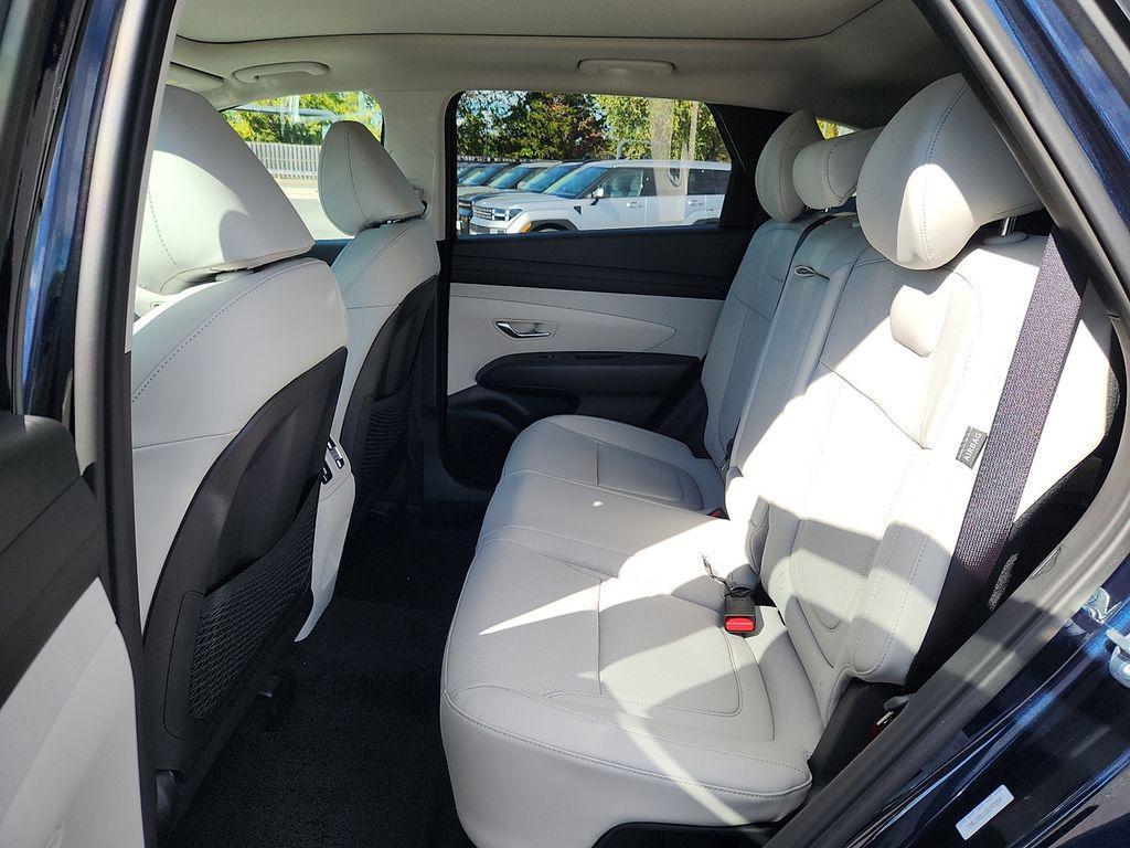 new 2025 Hyundai TUCSON Hybrid car, priced at $39,080