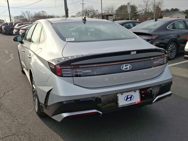 new 2025 Hyundai Sonata Hybrid car, priced at $32,950