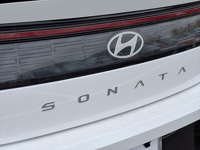 new 2025 Hyundai Sonata Hybrid car, priced at $33,155