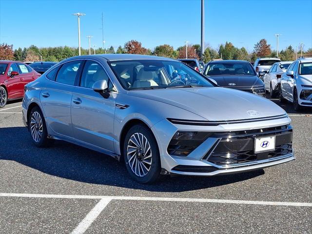 new 2025 Hyundai Sonata Hybrid car, priced at $32,665