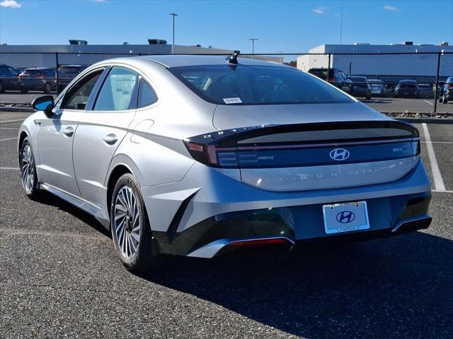 new 2025 Hyundai Sonata Hybrid car, priced at $32,665