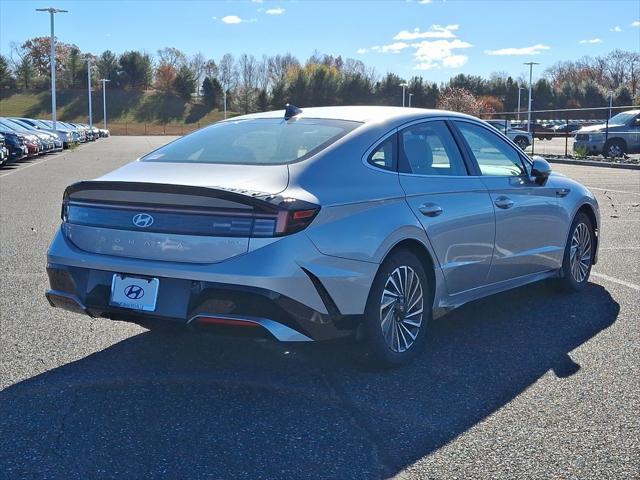 new 2025 Hyundai Sonata Hybrid car, priced at $32,665