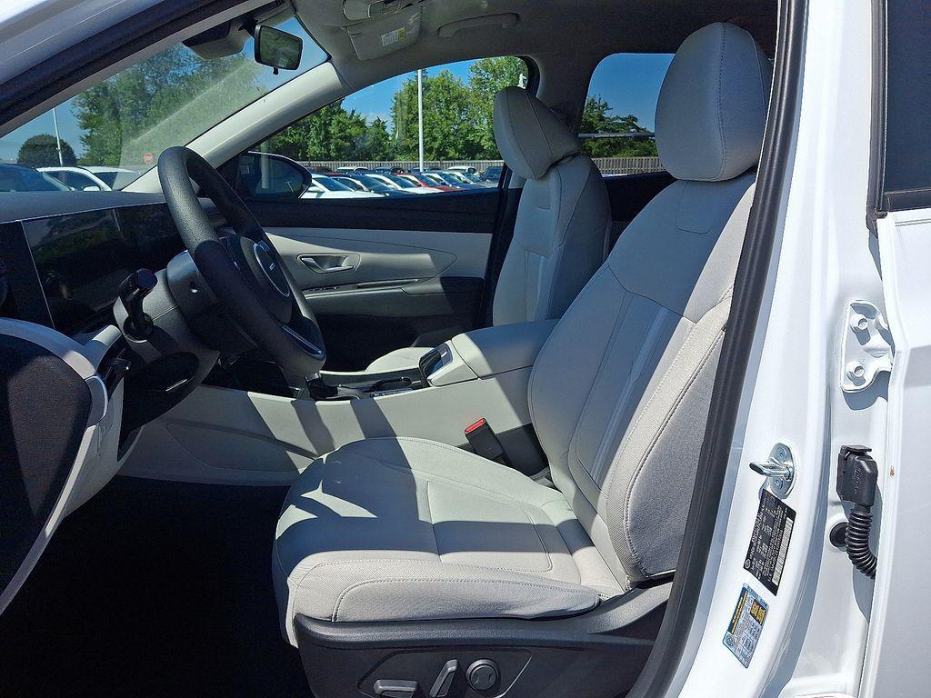 new 2025 Hyundai Tucson car, priced at $35,290