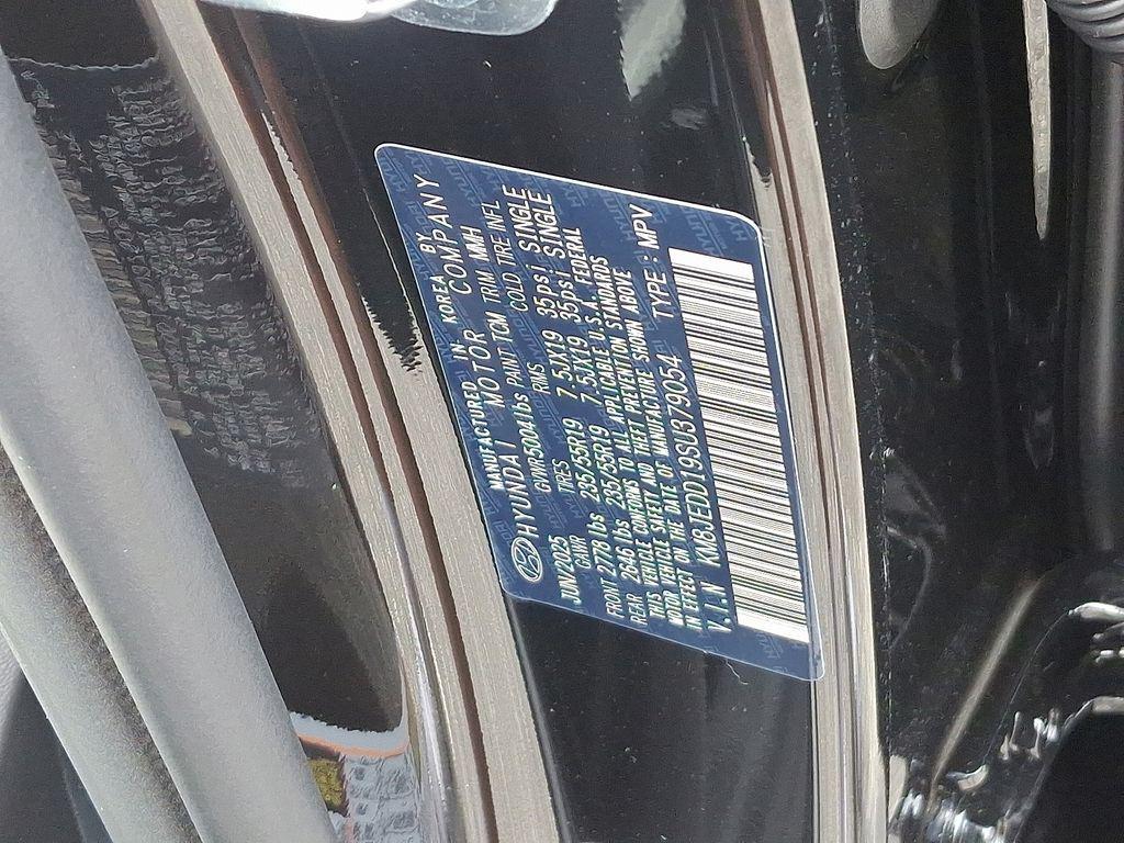 new 2025 Hyundai TUCSON Hybrid car, priced at $43,425