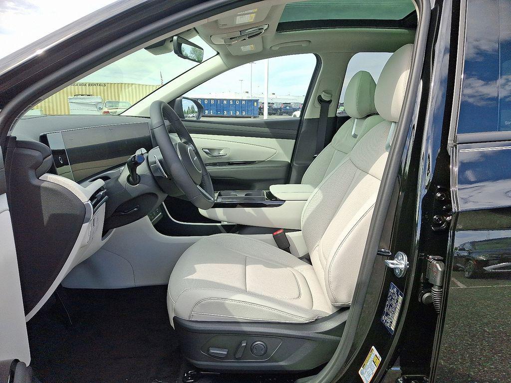 new 2025 Hyundai TUCSON Hybrid car, priced at $43,425