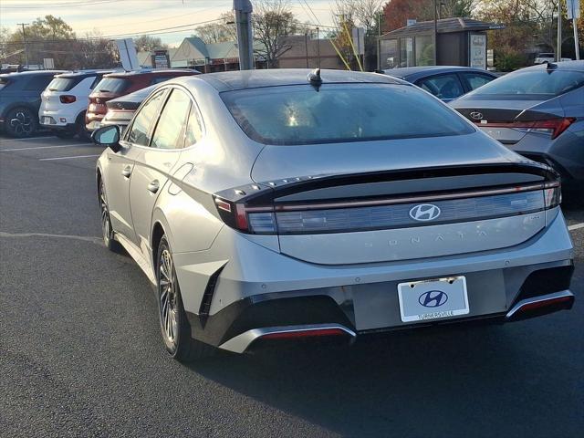 new 2025 Hyundai Sonata Hybrid car, priced at $39,105