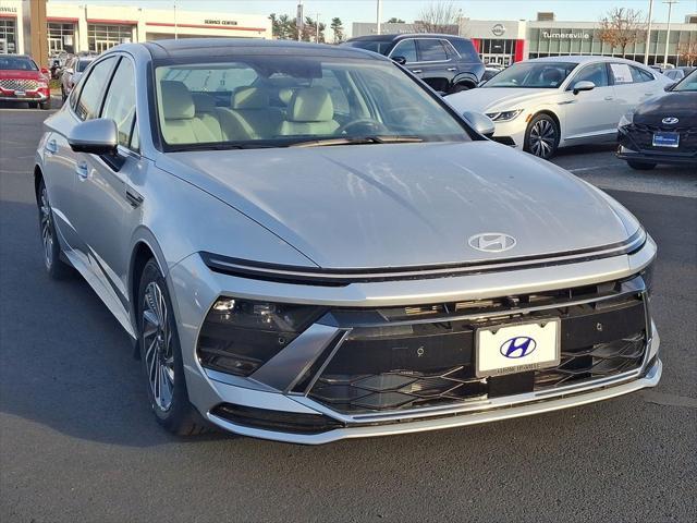 new 2025 Hyundai Sonata Hybrid car, priced at $39,105