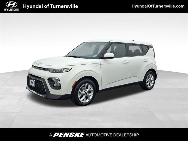 used 2022 Kia Soul car, priced at $17,231