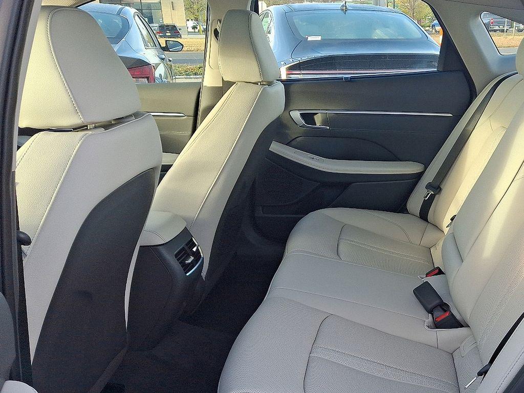 new 2025 Hyundai Sonata Hybrid car, priced at $39,495