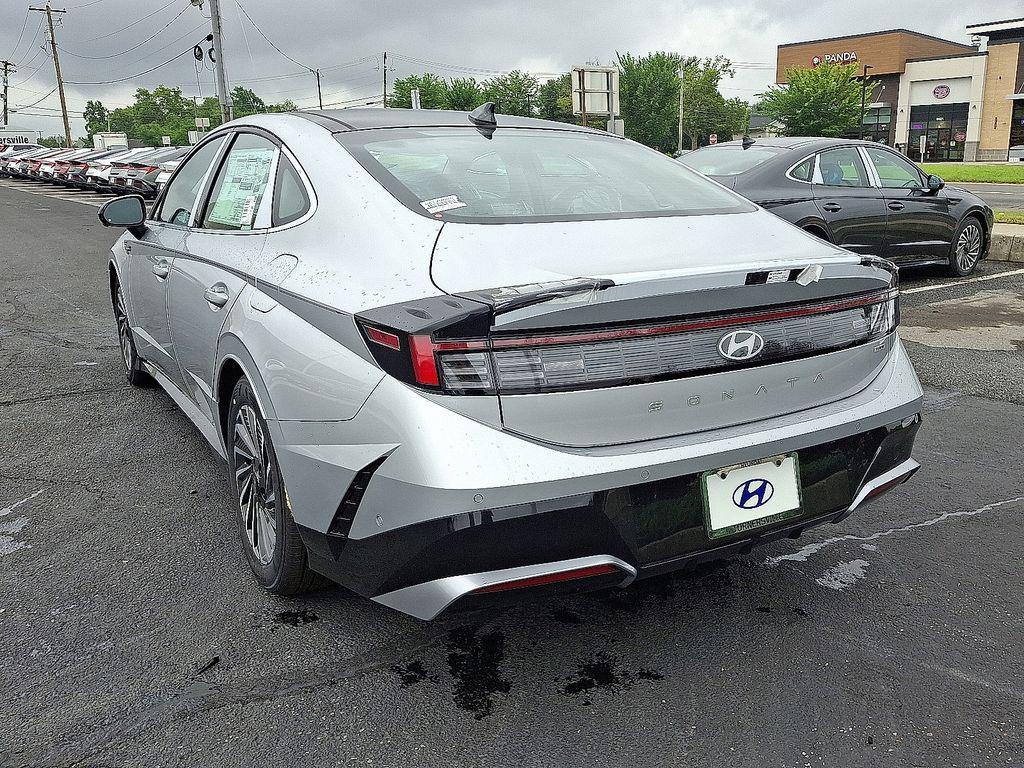 new 2025 Hyundai Sonata Hybrid car, priced at $39,495