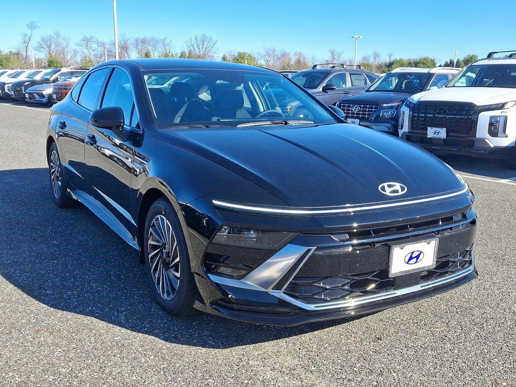 new 2025 Hyundai Sonata Hybrid car, priced at $33,055