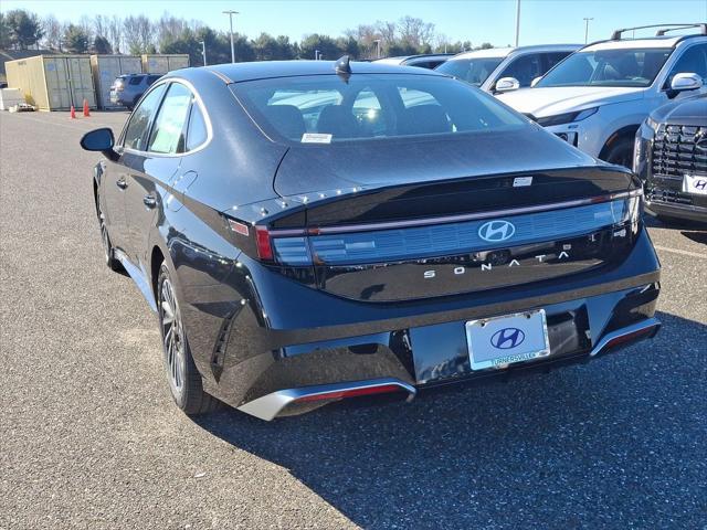 new 2025 Hyundai Sonata Hybrid car, priced at $33,055