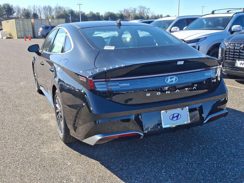 new 2025 Hyundai Sonata Hybrid car, priced at $33,055