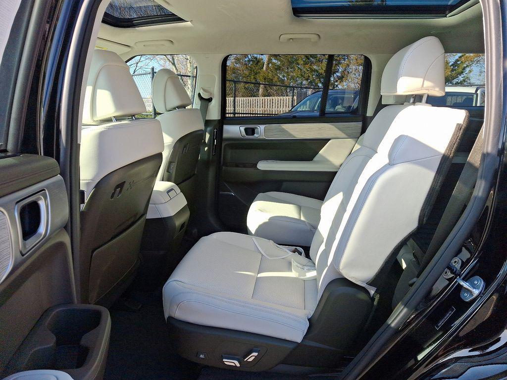 used 2025 Hyundai SANTA FE HEV car, priced at $51,750