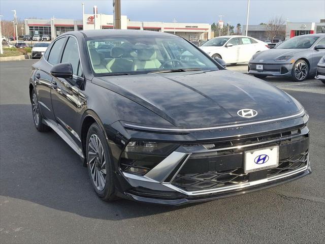 new 2025 Hyundai Sonata Hybrid car, priced at $33,080