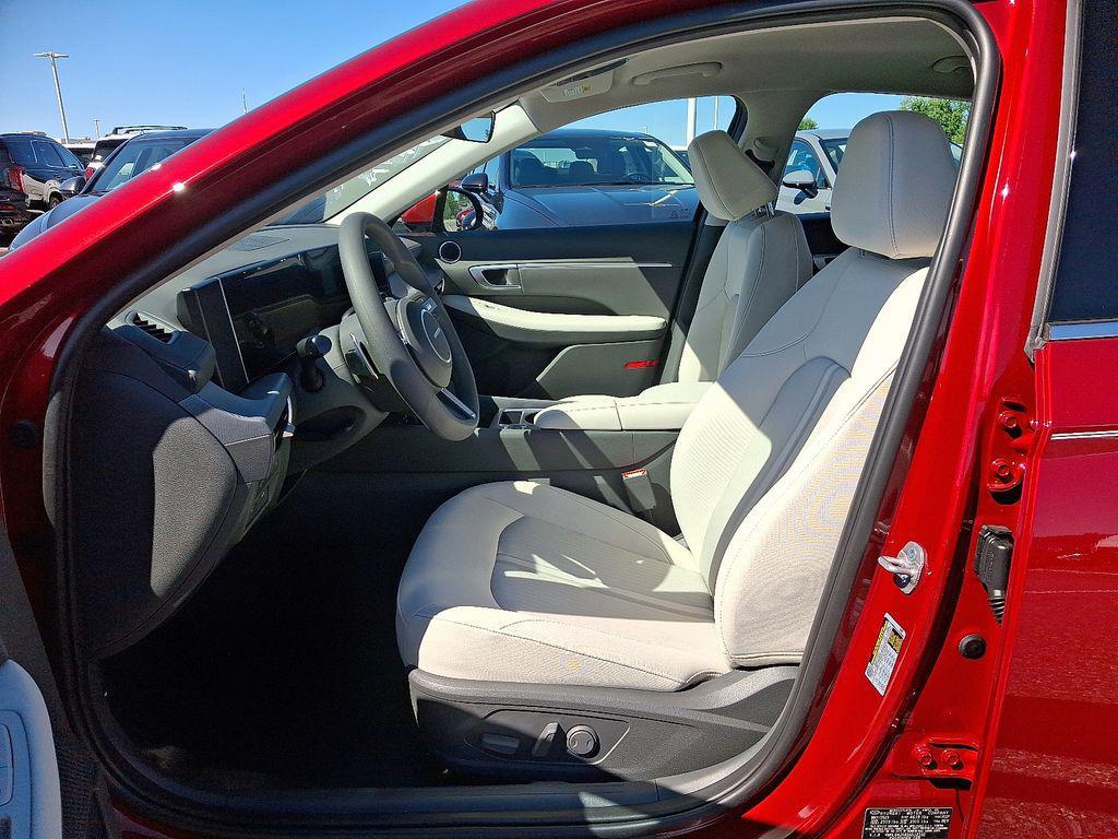 new 2025 Hyundai Sonata car, priced at $31,850