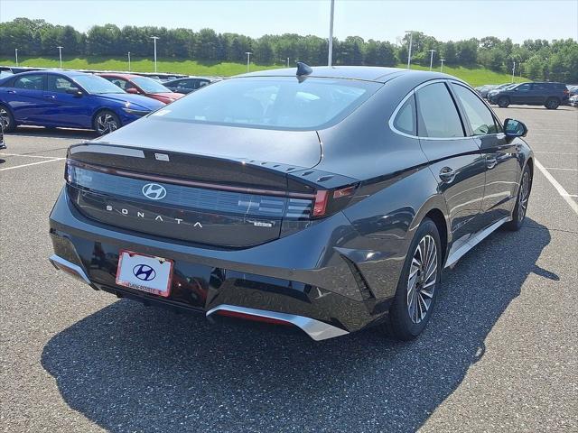 new 2025 Hyundai Sonata Hybrid car, priced at $39,570