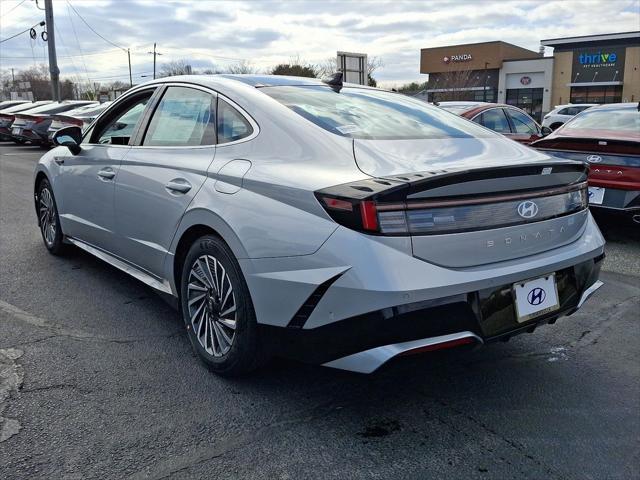 new 2025 Hyundai Sonata Hybrid car, priced at $39,185