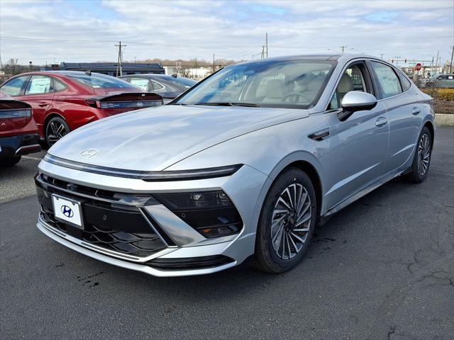 new 2025 Hyundai Sonata Hybrid car, priced at $39,185