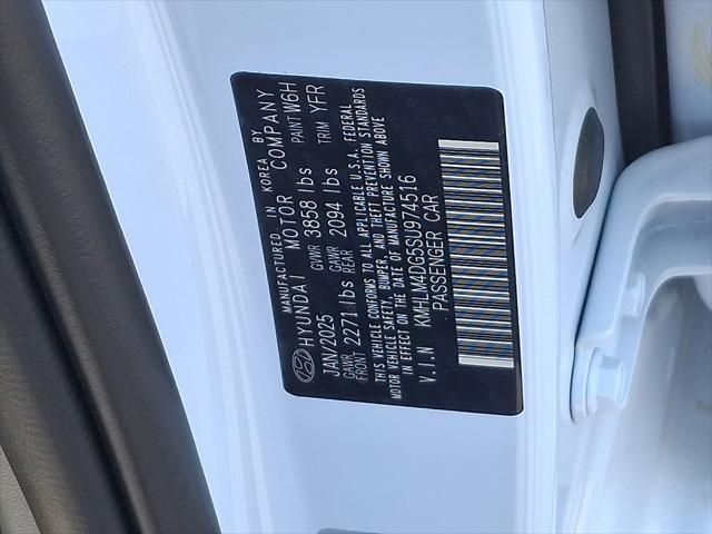 new 2025 Hyundai Elantra car, priced at $25,565