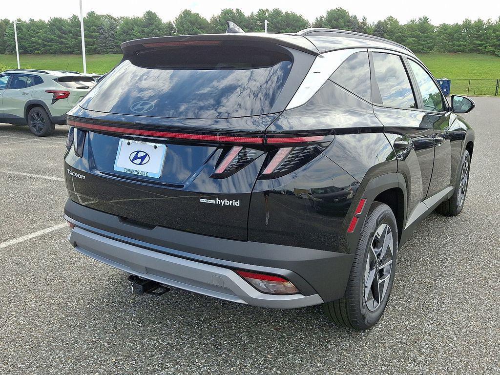 new 2025 Hyundai TUCSON Hybrid car, priced at $39,210