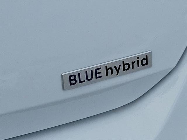 new 2024 Hyundai Elantra HEV car, priced at $28,455