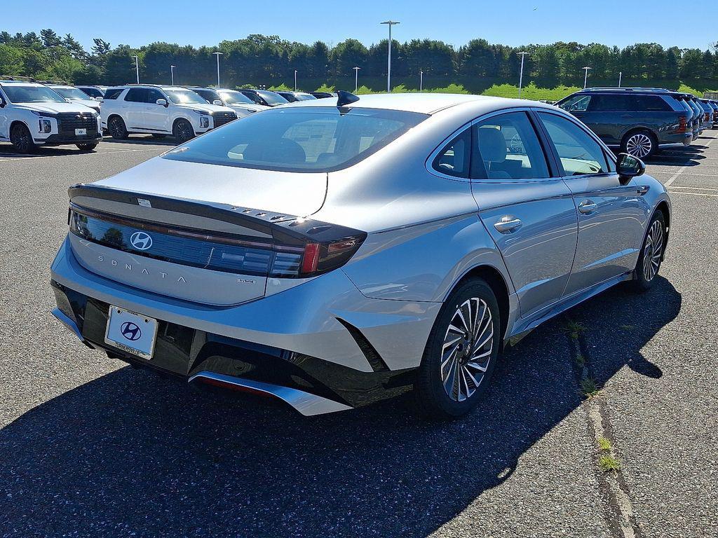 new 2025 Hyundai Sonata Hybrid car, priced at $33,250